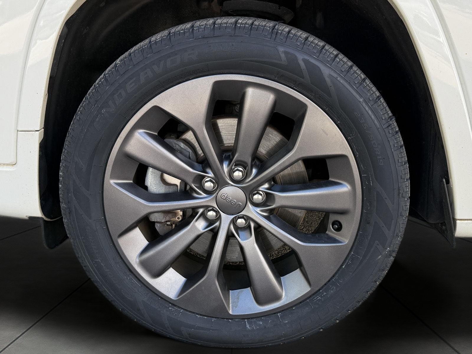 Used 2019 Jeep Cherokee High Altitude AWD/4WD image 7