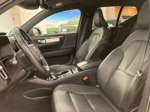 Used 2019 Volvo XC40 T5 Momentum AWD/4WD image 10