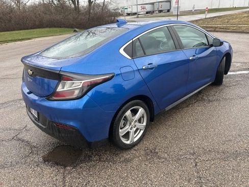 Used 2017 Chevrolet Volt LT w/ Comfort Package image 4