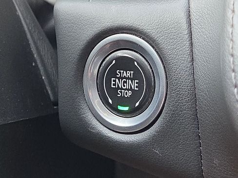Used 2023 GMC Yukon SLE AWD/4WD image 25