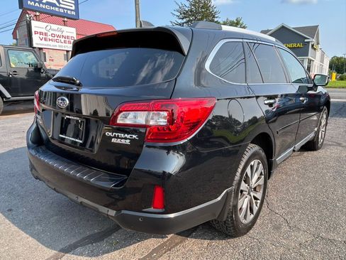 Used 2017 Subaru Outback 2.5i Touring AWD/4WD image 5