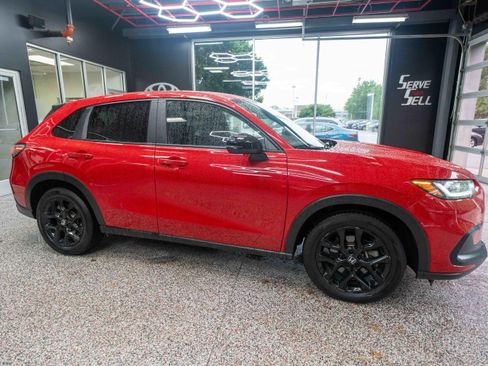 Used 2025 Honda HR-V Sport image 5
