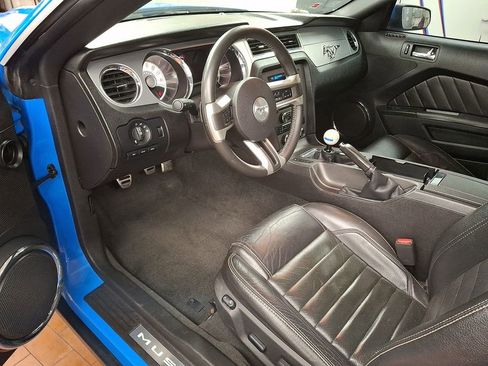 Used 2010 Ford Mustang GT image 10