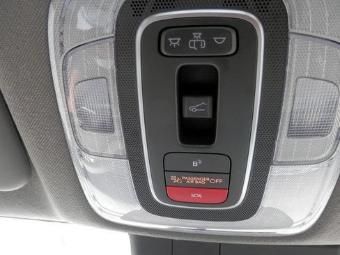 Used 2025 Hyundai Elantra SEL FWD image 34