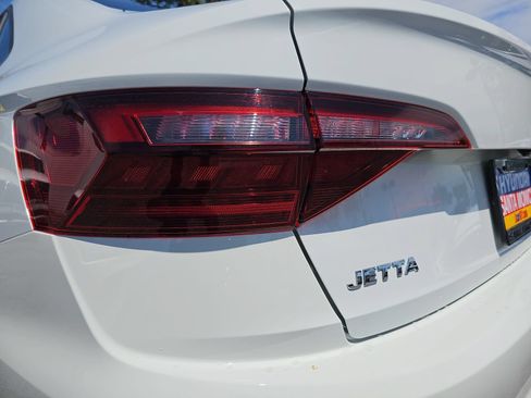 Used 2020 Volkswagen Jetta R-Line FWD image 36