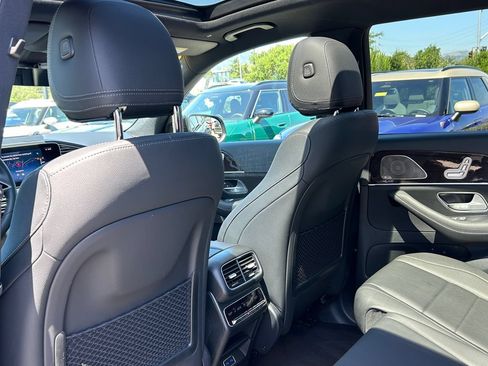 Used 2025 Mercedes-Benz GLS 450 4MATIC image 30