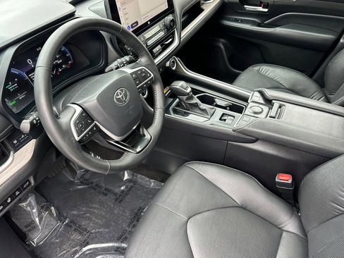 Certified 2024 Toyota Grand Highlander AWD Hybrid image 10