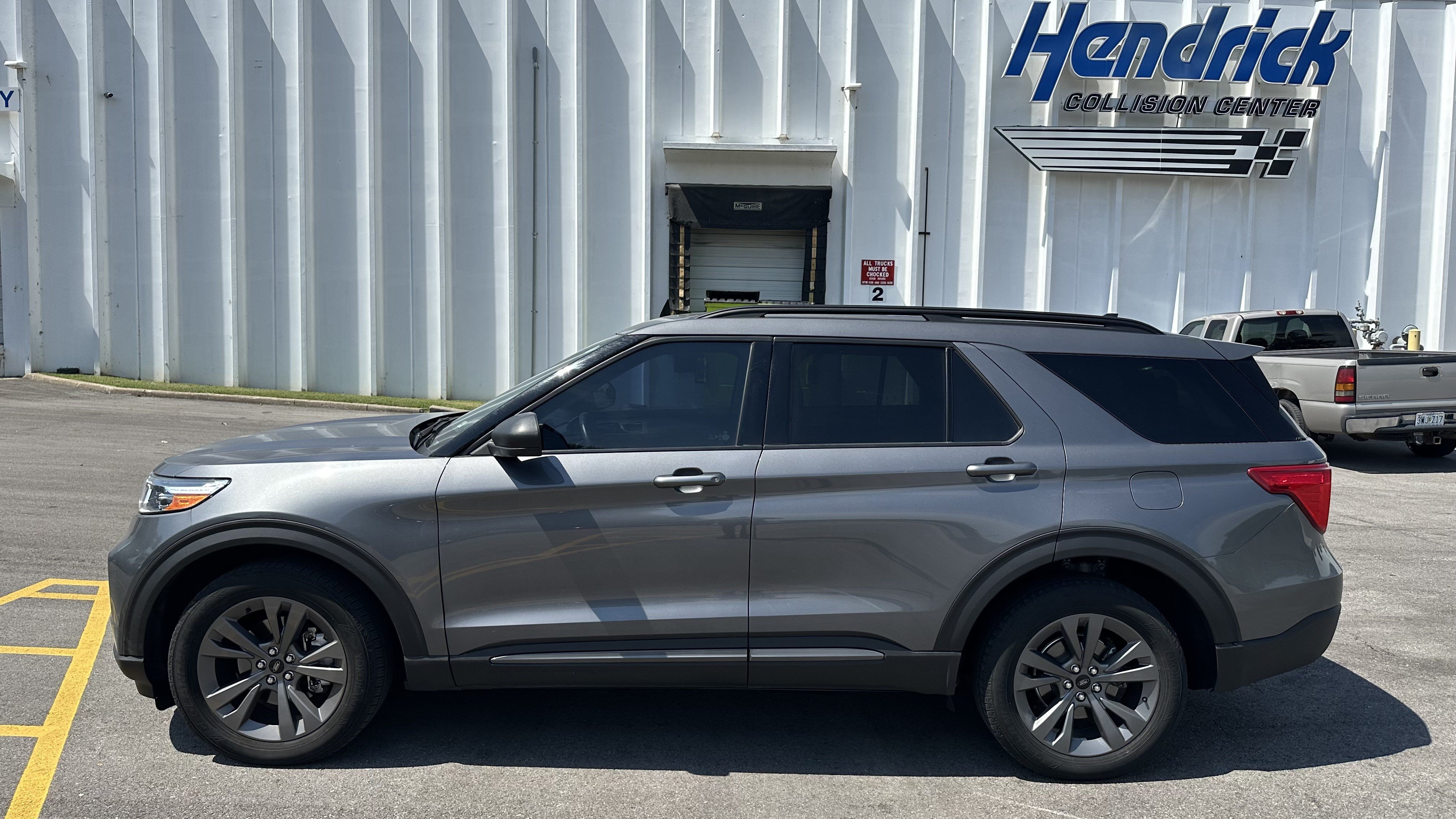 Used 2021 Ford Explorer XLT w/ Equipment Group 202A AWD/4WD image 7