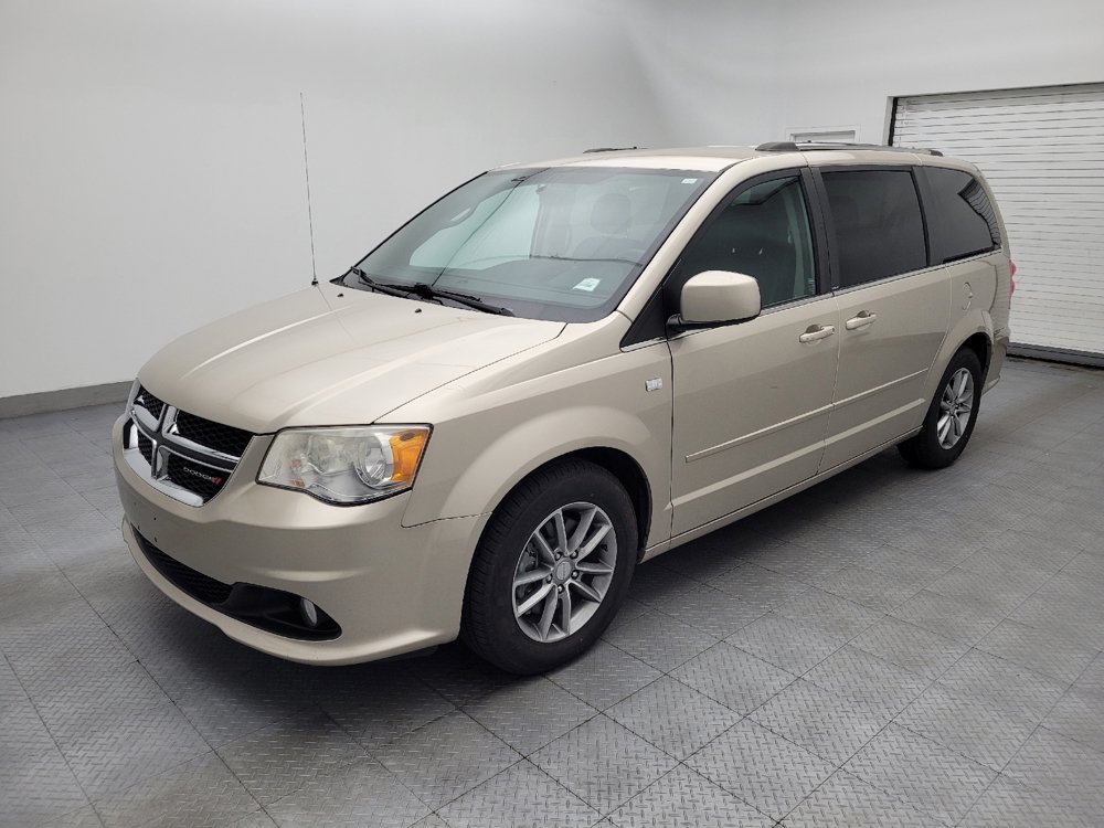 Used 2014 Dodge Grand Caravan SXT FWD image 2