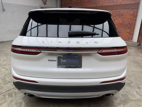 Used 2023 Lincoln Corsair AWD image 4