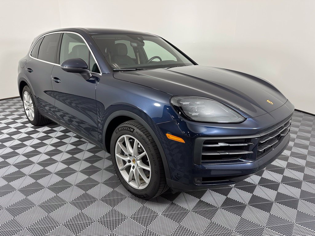 Certified 2024 Porsche Cayenne w/ Premium Package Plus (PFM) AWD/4WD image 12