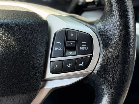 Used 2021 Ford Explorer XLT AWD/4WD image 12