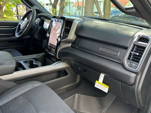 New 2026 RAM 2500 Big Horn AWD/4WD image 36