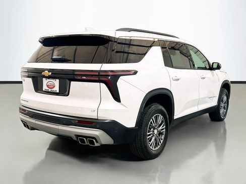 Used 2024 Chevrolet Traverse LT w/ LPO, Floor Liner Package FWD image 4