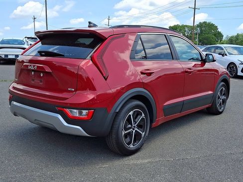 Certified 2023 Kia Niro EX FWD image 6