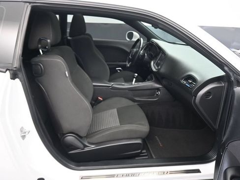 Used 2019 Dodge Challenger R/T Scat Pack w/ Shaker Package RWD image 37