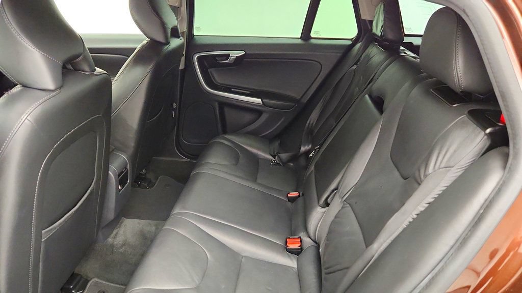 Used 2018 Volvo V60 T5 Cross Country w/ Convenience Package AWD/4WD image 21