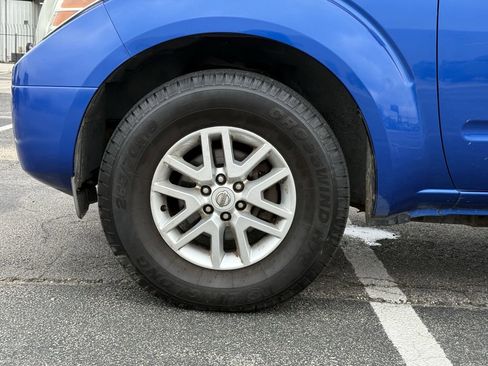 Used 2015 Nissan Frontier SV w/ SV Value Truck Package RWD image 9