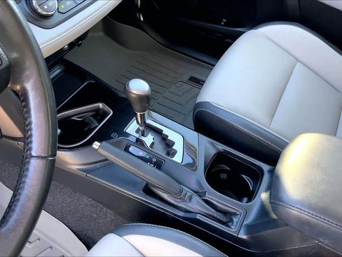 Used 2017 Toyota RAV4 Limited image 16