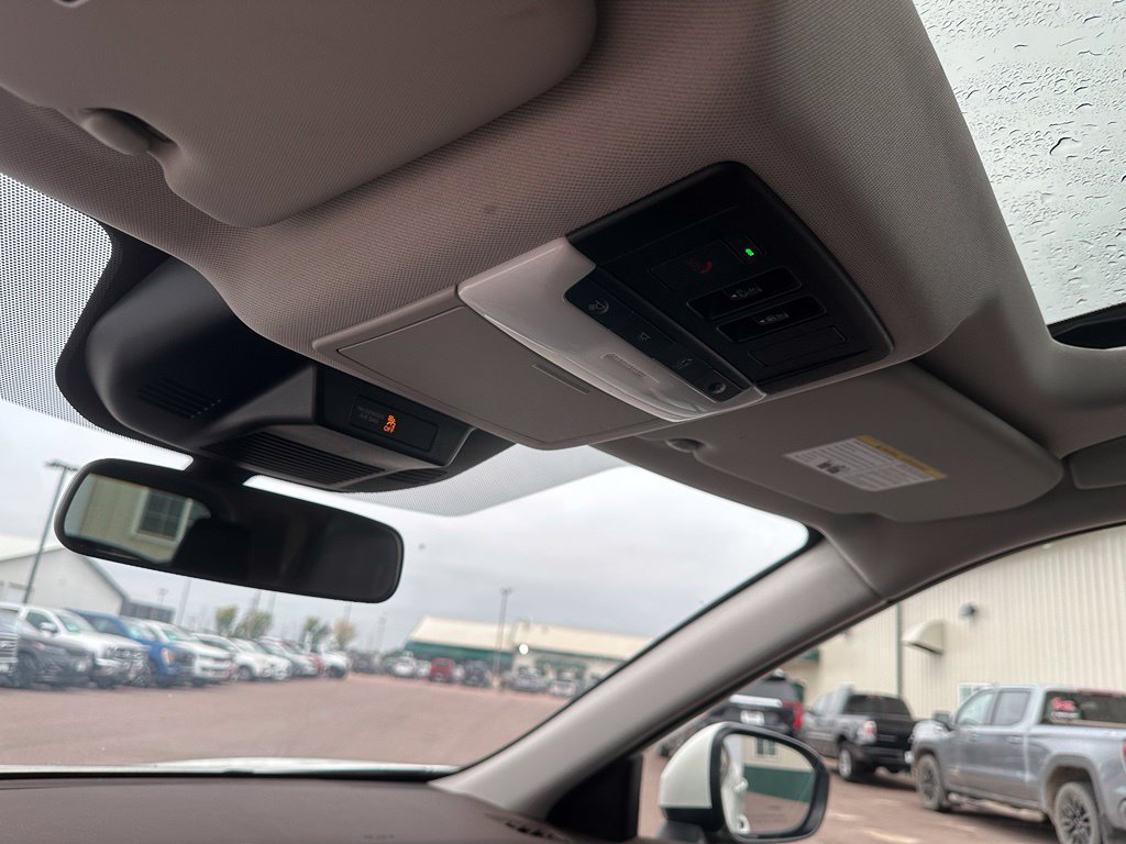 Used 2021 Nissan Rogue SV w/ Premium Package AWD/4WD image 19