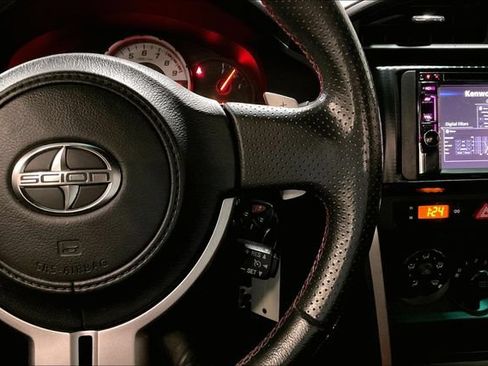 Used 2013 Scion FR-S RWD image 19
