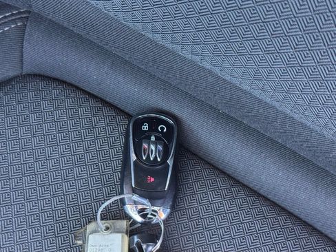 Used 2025 Buick Encore GX Preferred AWD/4WD image 24