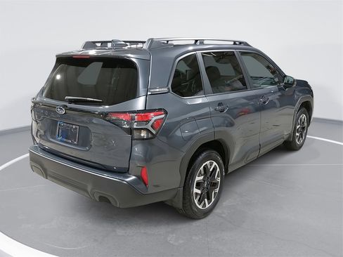 Used 2025 Subaru Forester Premium w/ Convenience Package #1 image 5