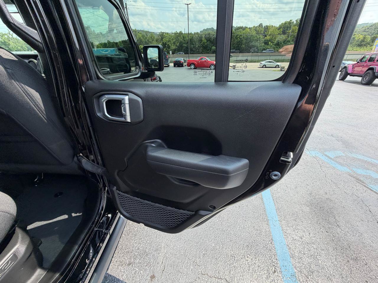 Used 2023 Jeep Wrangler Unlimited w/ Cold Weather Group AWD/4WD image 37