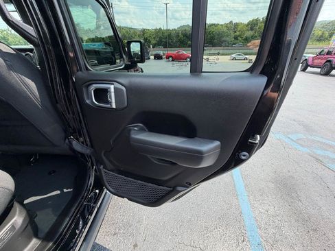 Used 2023 Jeep Wrangler Unlimited w/ Cold Weather Group AWD/4WD image 37