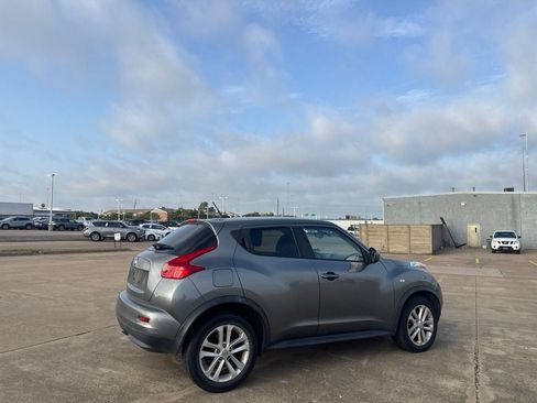 Used 2011 Nissan Juke SL FWD image 22