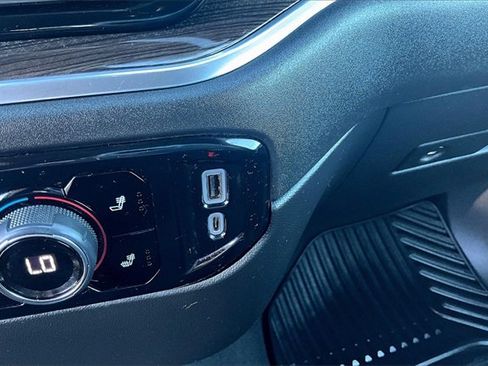 Used 2022 Chevrolet Silverado 1500 LT image 23