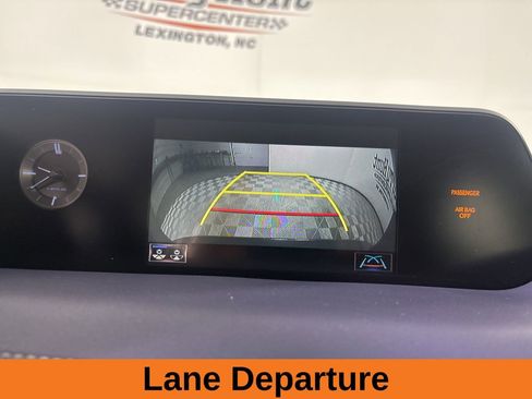 Used 2021 Lexus UX 200 image 14