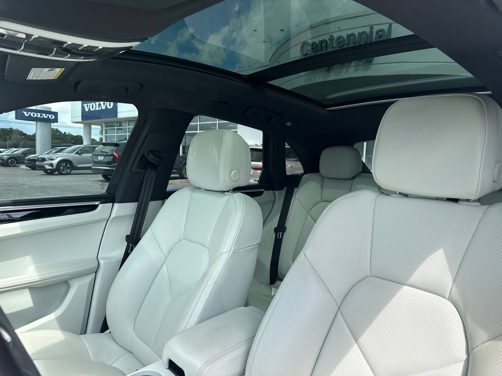Used 2023 Porsche Macan AWD/4WD image 11