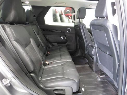 Used 2018 Land Rover Discovery SE AWD/4WD image 12