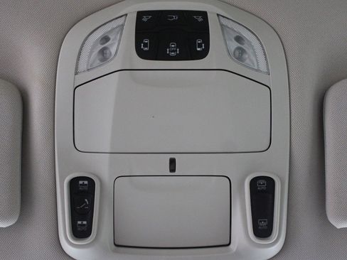 Used 2018 Chrysler Pacifica Limited w/ Advanced Safetytec Group FWD image 15