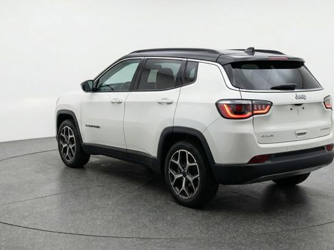 Used 2025 Jeep Compass Limited AWD/4WD image 6