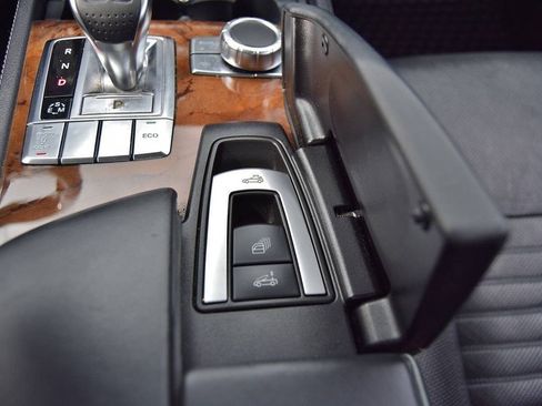 Used 2013 Mercedes-Benz SL 550 image 40
