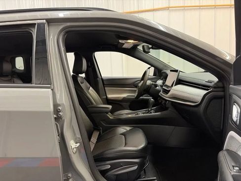 Used 2024 Jeep Compass Latitude AWD/4WD image 22