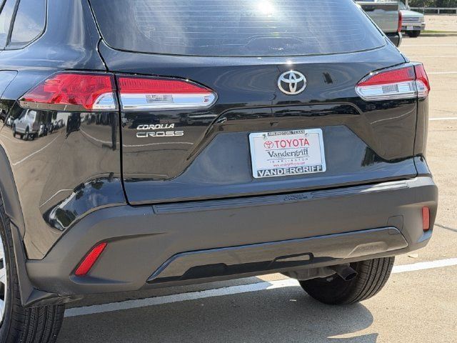 Certified 2025 Toyota Corolla Cross L FWD image 6