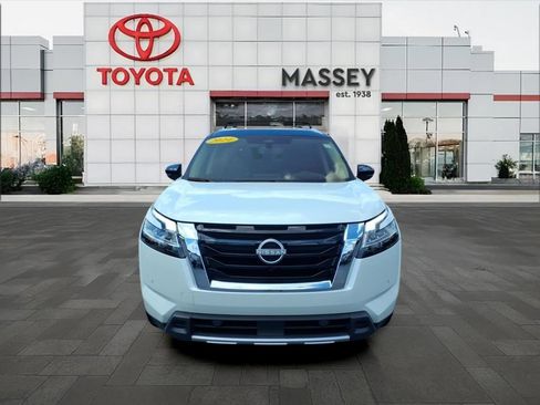 Used 2024 Nissan Pathfinder Platinum FWD image 8
