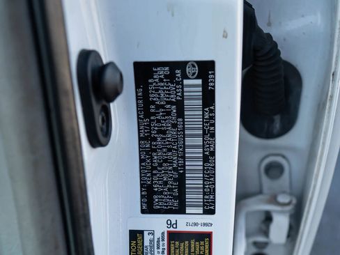 Used 2016 Toyota Camry LE image 48