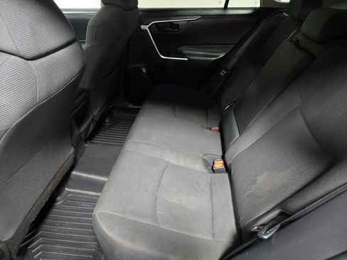 Used 2021 Toyota RAV4 LE AWD/4WD image 31