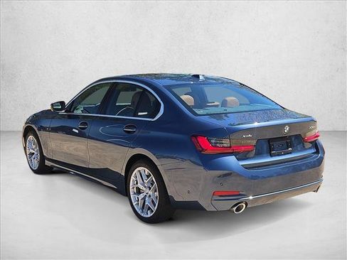 Used 2025 BMW 330i xDrive Sedan w/ Premium Package AWD/4WD image 8