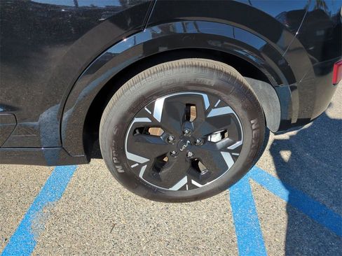 Certified 2024 Kia Niro Wind w/ Wind Preserve Package image 31