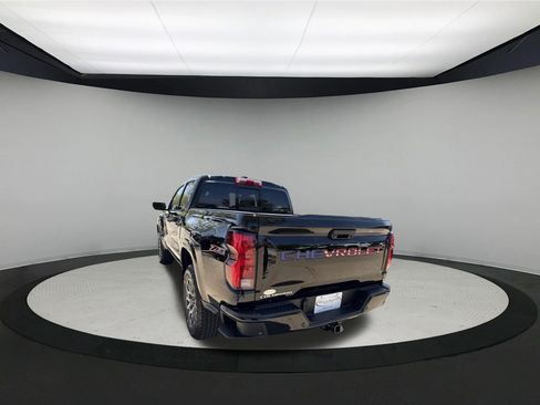 Used 2024 Chevrolet Colorado Z71 w/ Z71 Convenience Package 2 AWD/4WD image 3