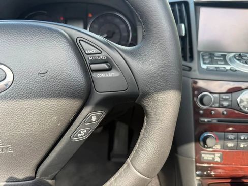 Used 2014 INFINITI Q60 Convertible w/ Premium Package RWD image 32