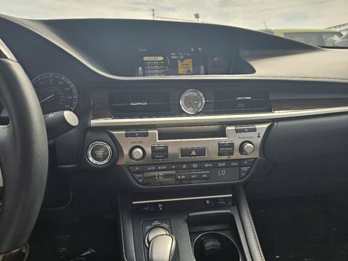 Used 2018 Lexus ES 350 w/ Premier Package FWD image 16
