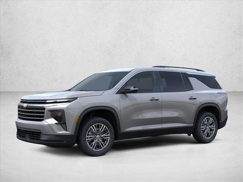 New 2026 Chevrolet Traverse LT image 3