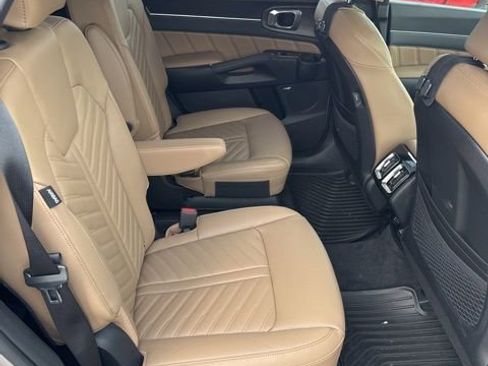 Certified 2025 Kia Sorento SX Prestige w/ Olive Brown Leather Package image 7