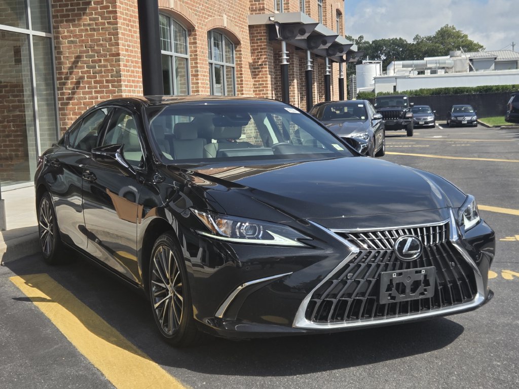 Used 2023 Lexus ES 350 w/ Premium Package FWD image 6